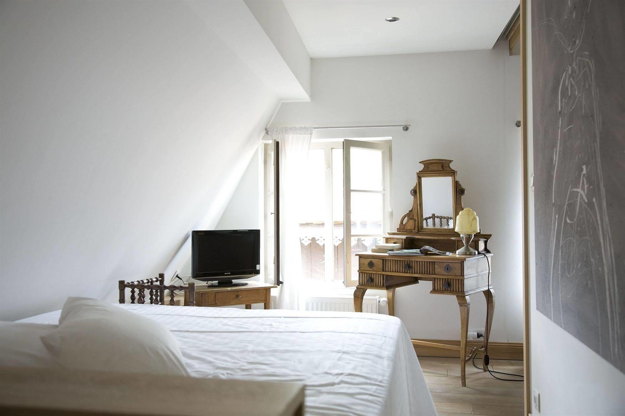 Hotel Le Chut - Petite France Страсбург Экстерьер фото